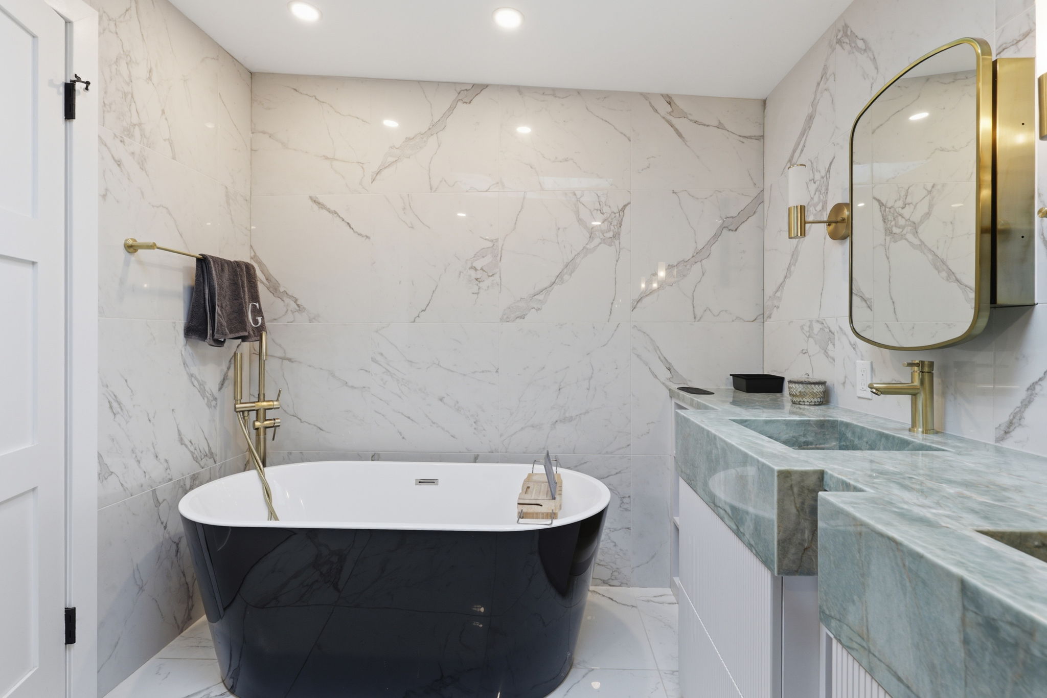 Toronto property showcase — delivered property photograph 32
