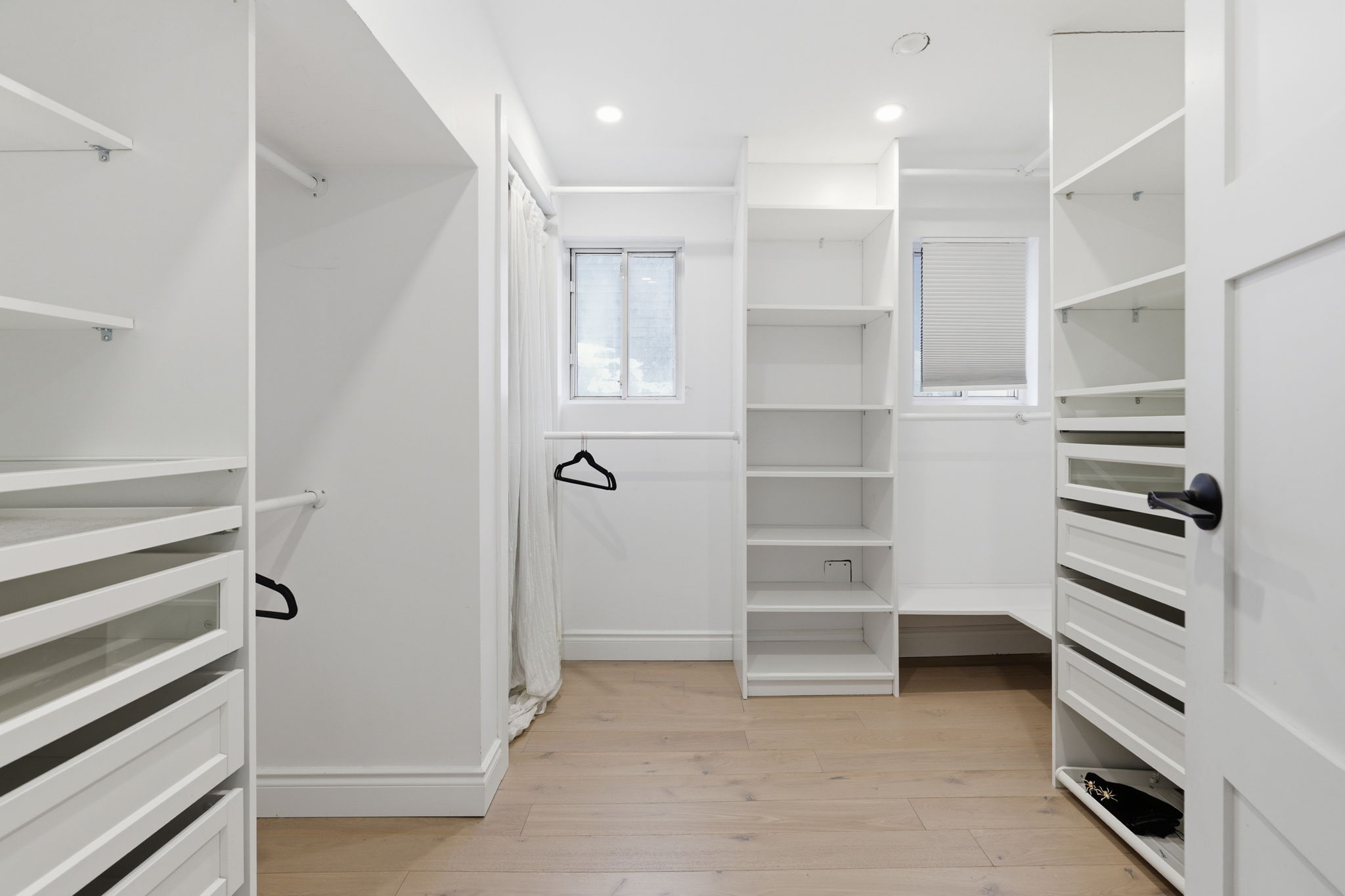 Toronto property showcase — delivered property photograph 34