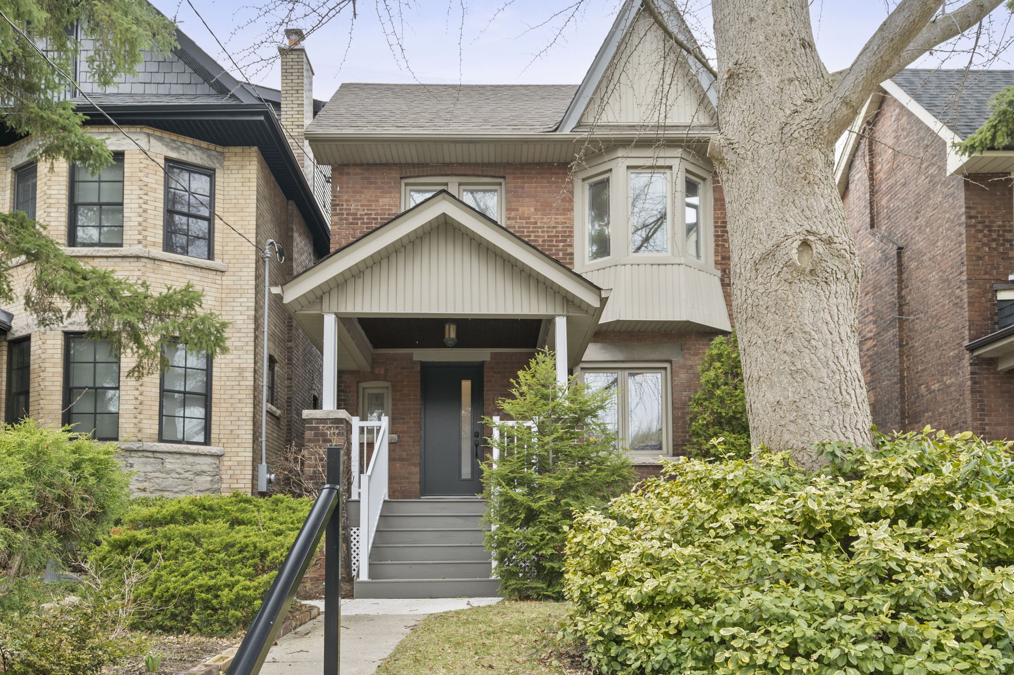 66 Westmount Ave Toronto, ON M6H 3K1