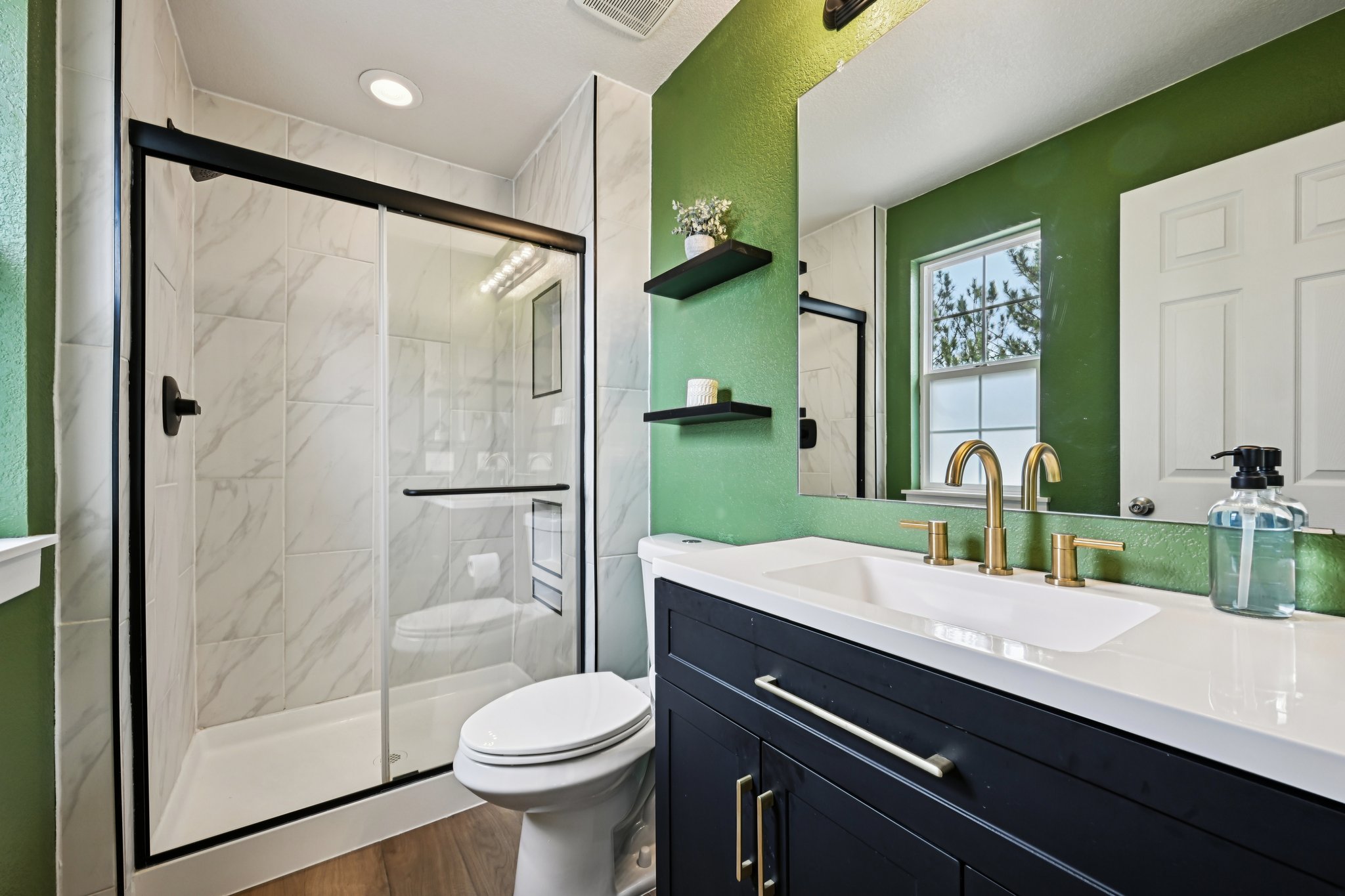 Avalon Ave-S2502-031.jpg