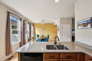 Avalon Ave-S2502-015.jpg