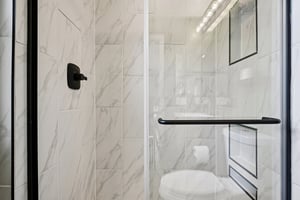 Avalon Ave-S2502-032.jpg