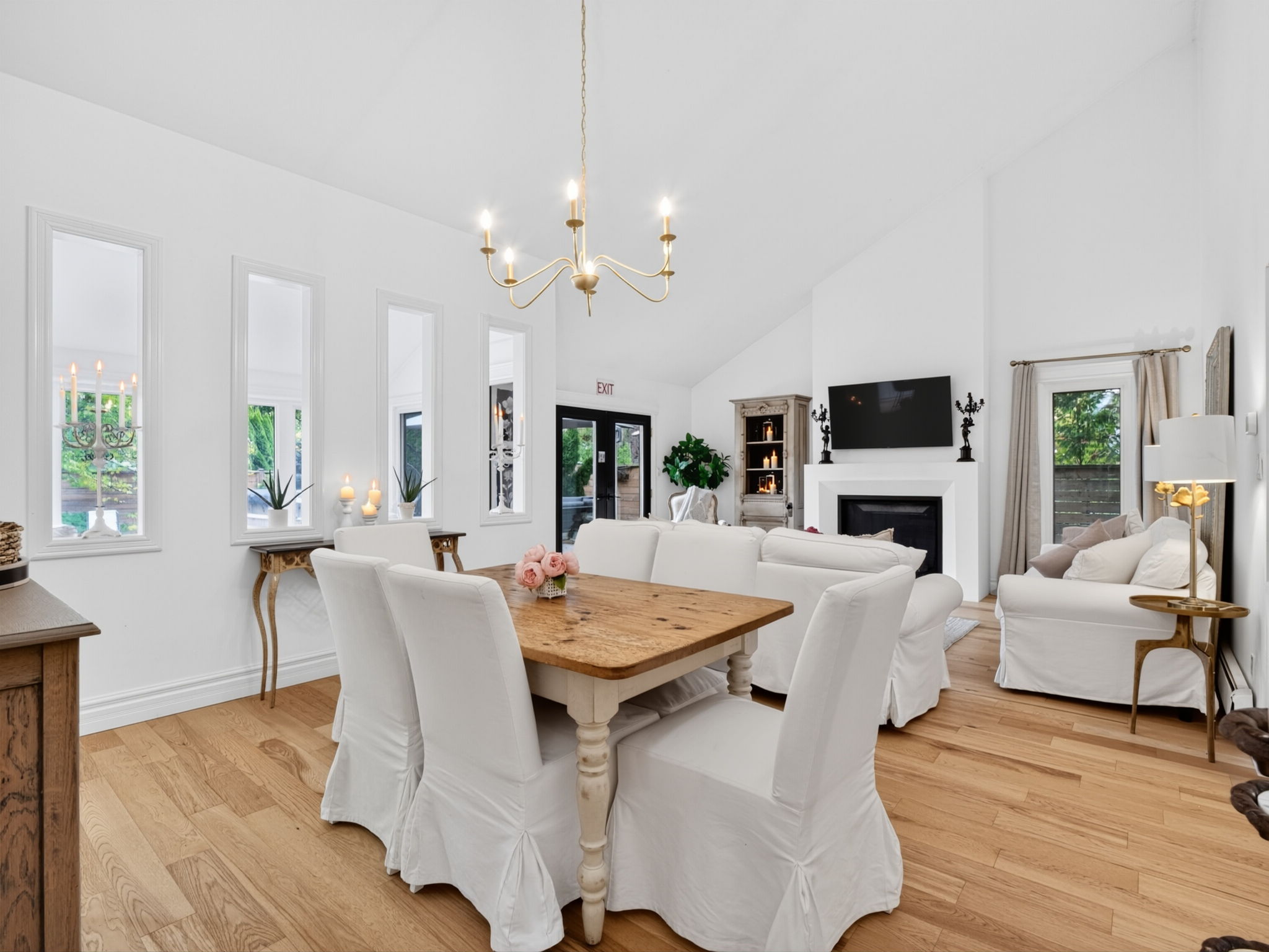 660 Charlotte St Niagara-on-the-Lake, ON L0S 1J0