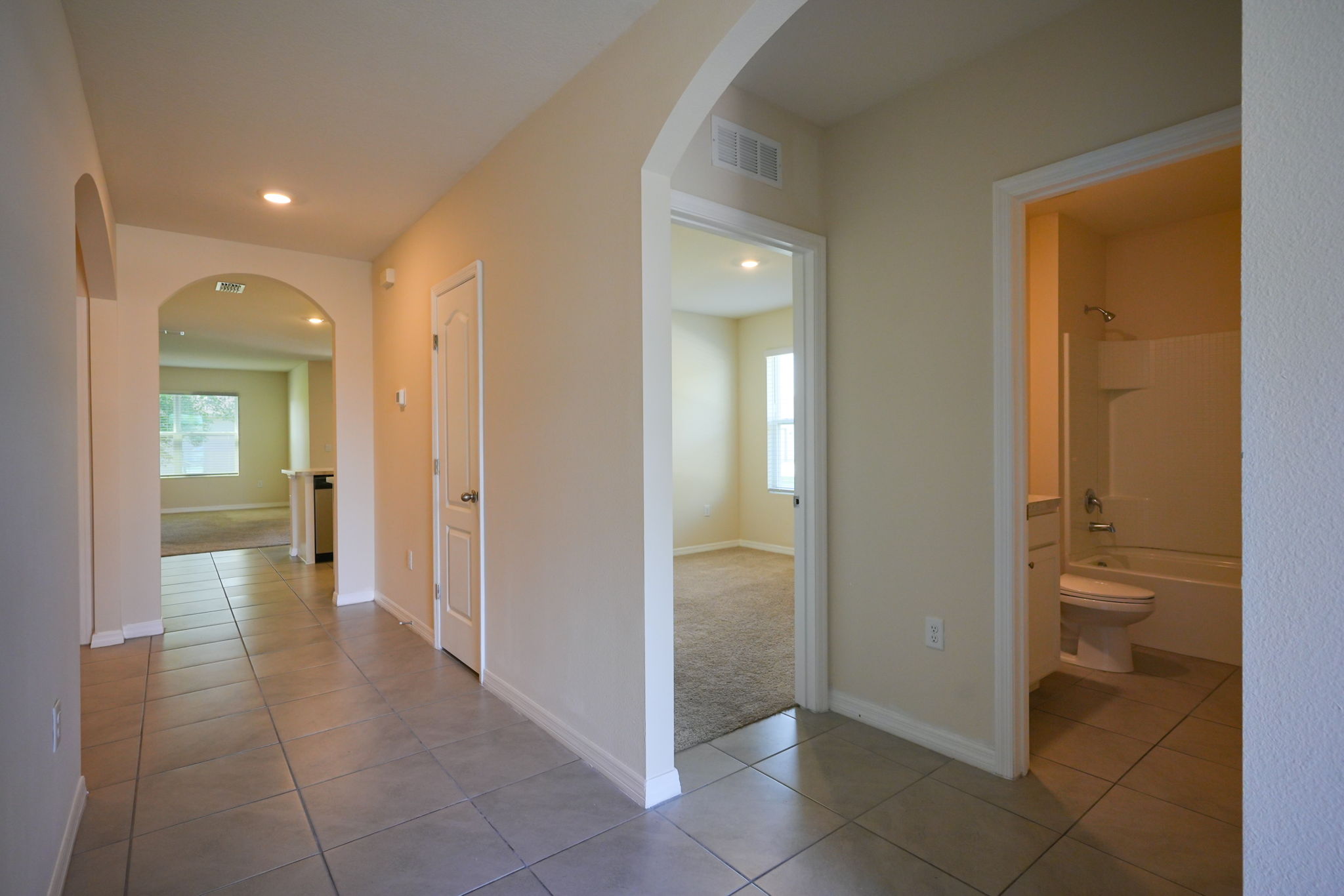 5645-loggia-lane-kissimmee-04