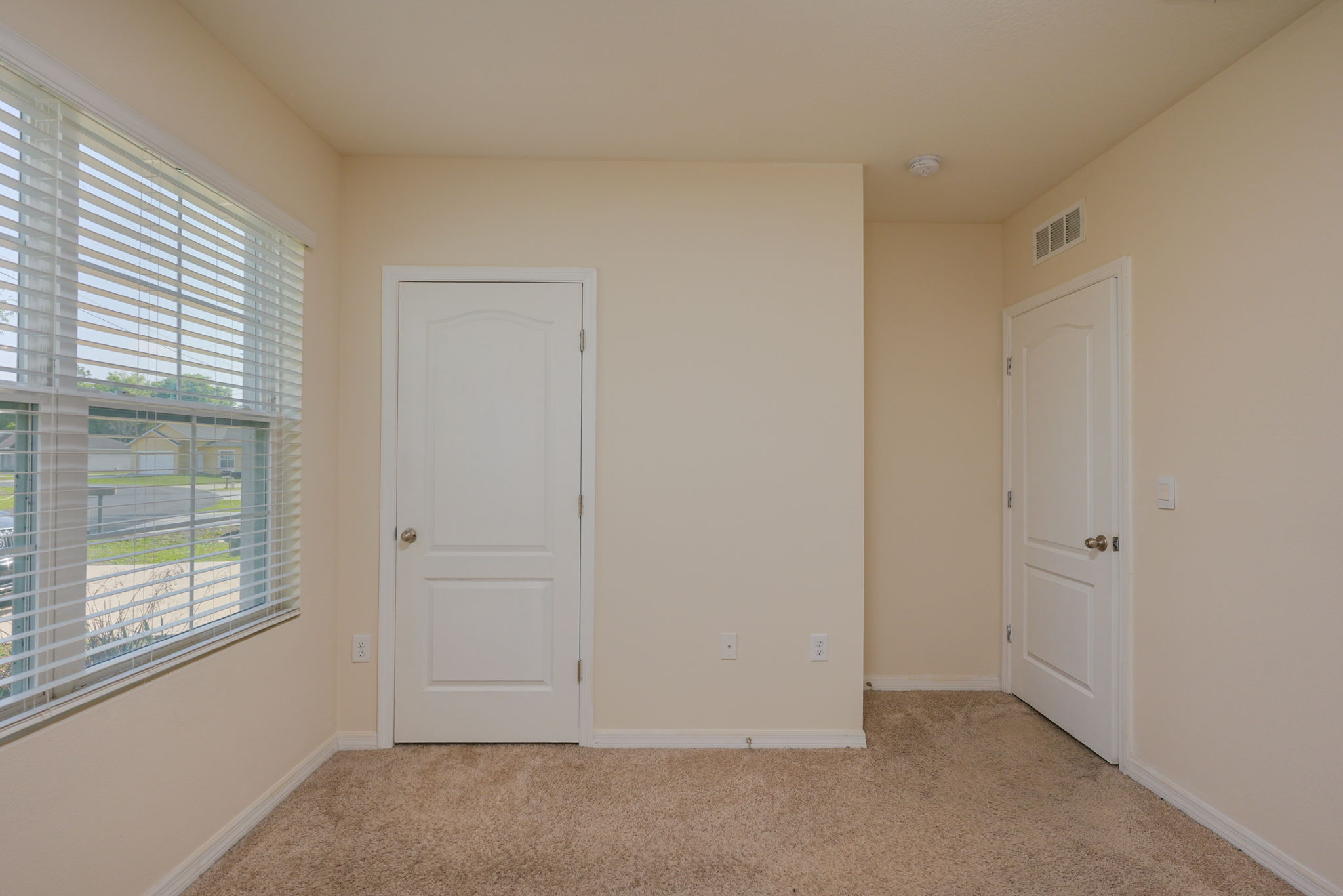 5645-loggia-lane-kissimmee-07