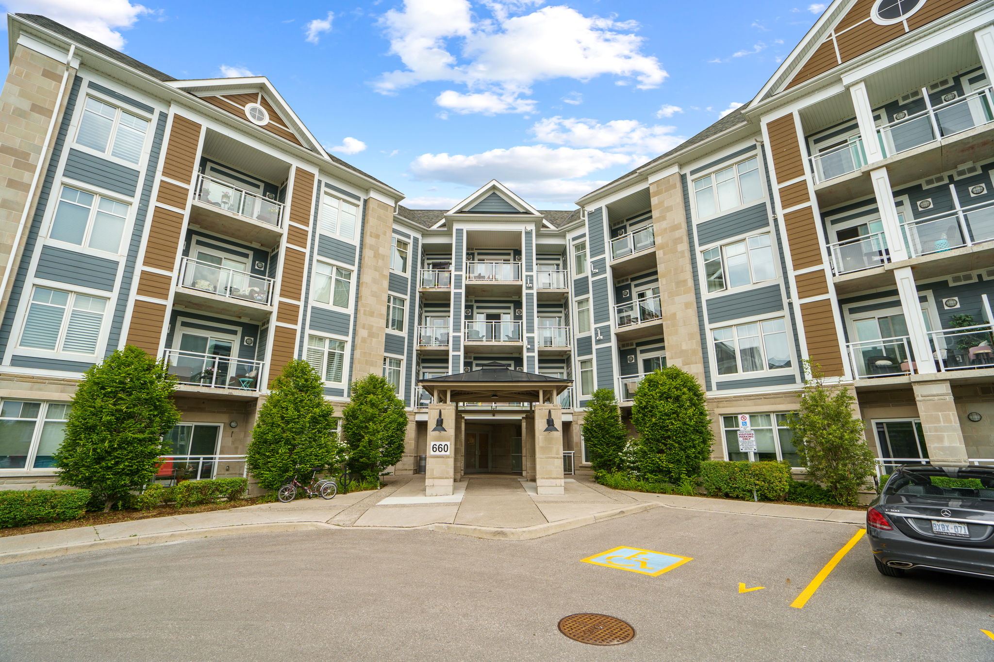 660 Gordon St Unit 213 Whitby, ON L1N 9X4