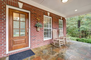 Front Porch/Entrance