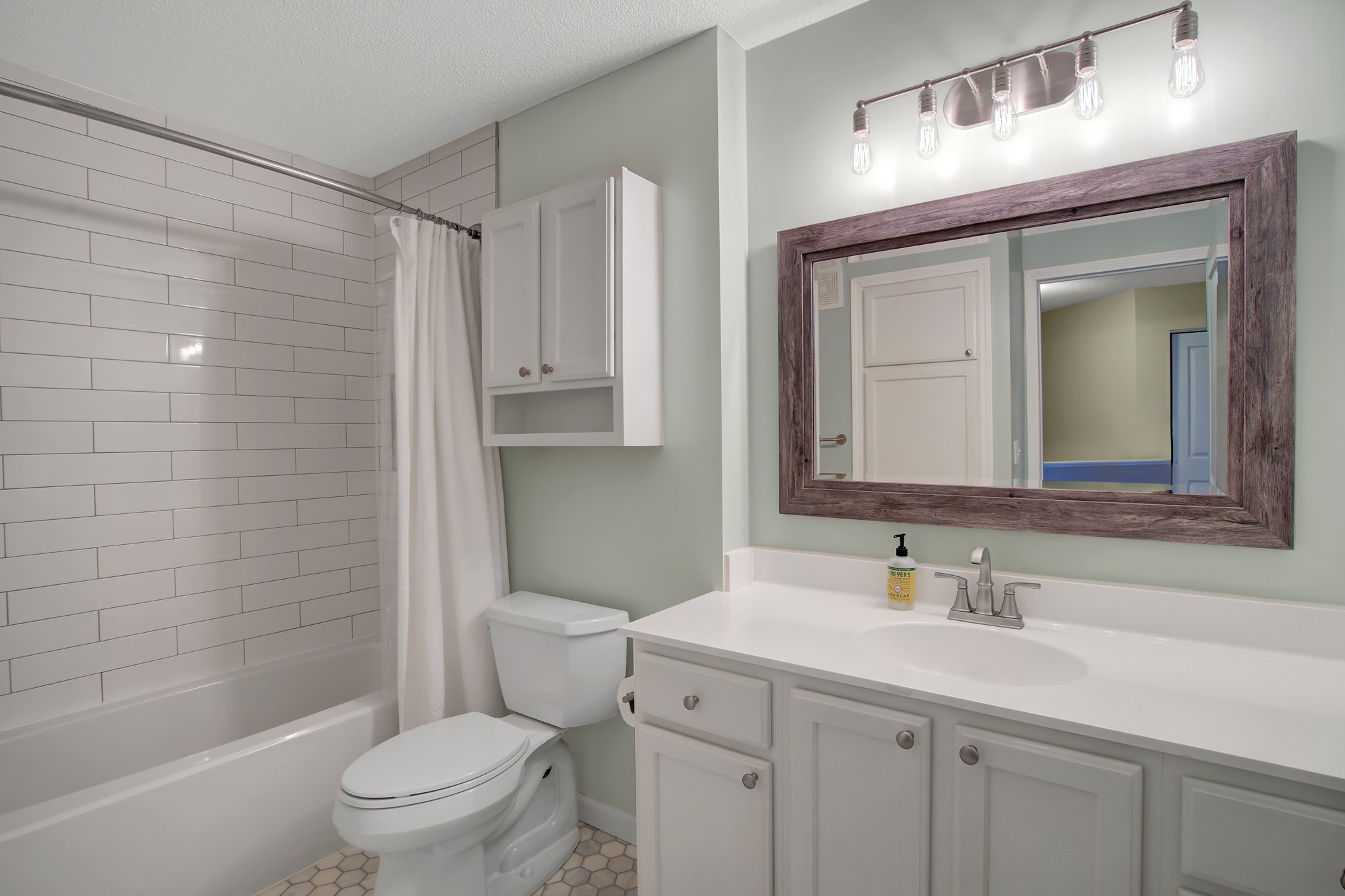  660 N 2nd St #116, Minneapolis, MN 55401, US Photo 35