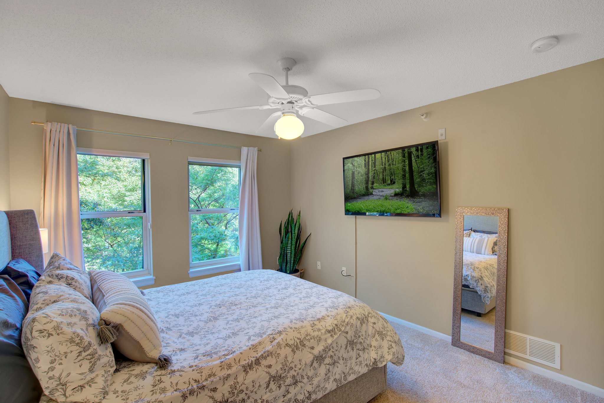  660 N 2nd St #116, Minneapolis, MN 55401, US Photo 33