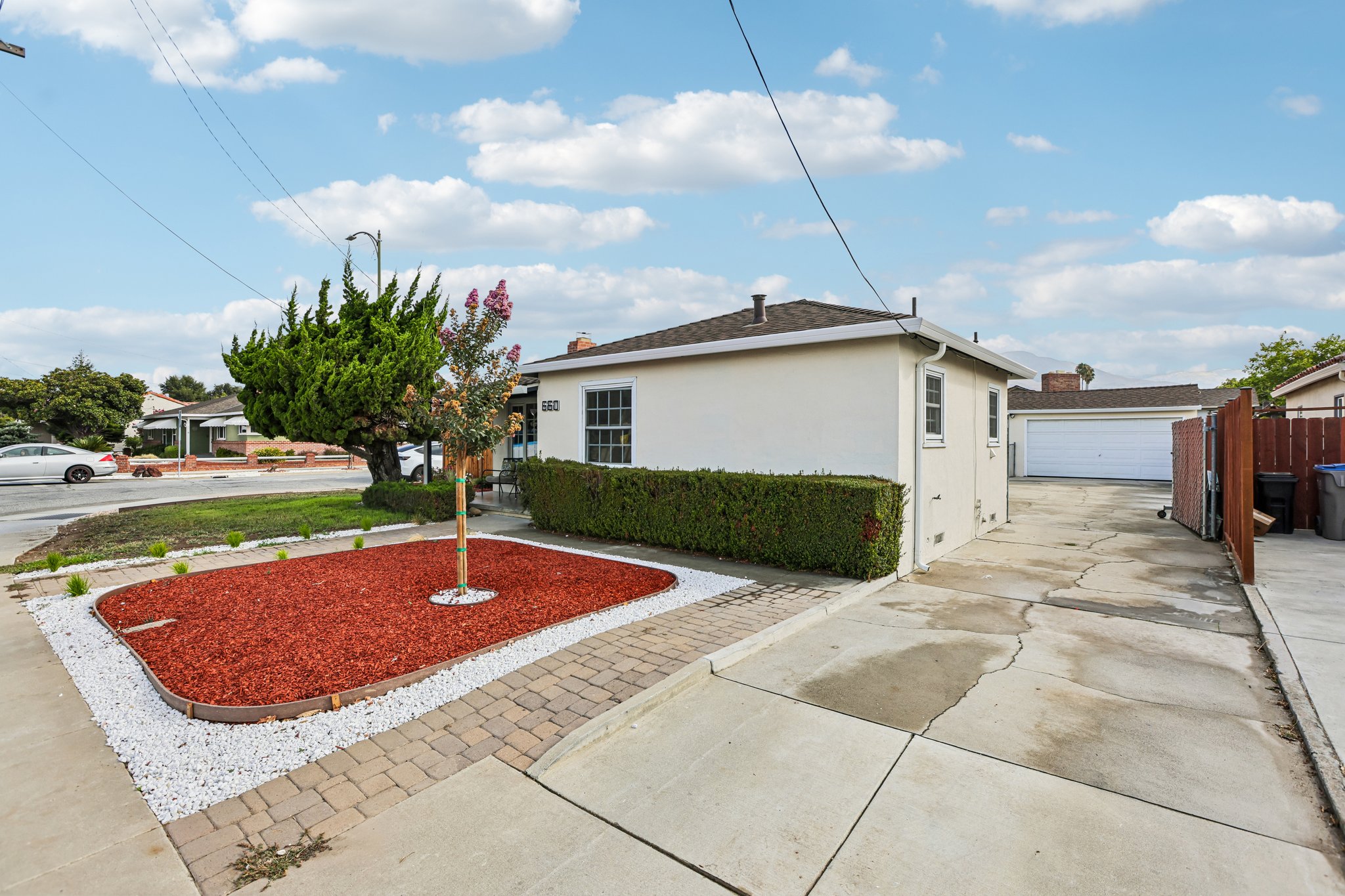 N White Rd-S1808-002.jpg
