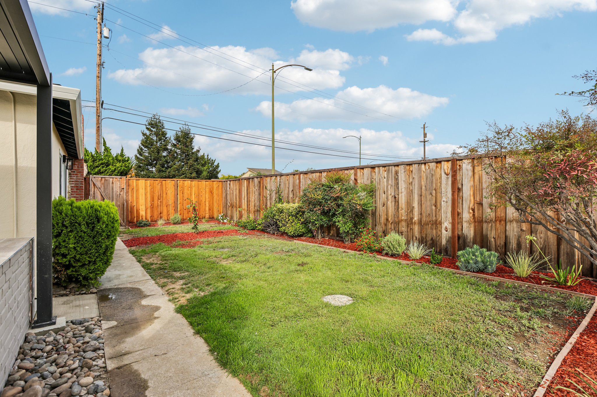 N White Rd-S1808-041.jpg