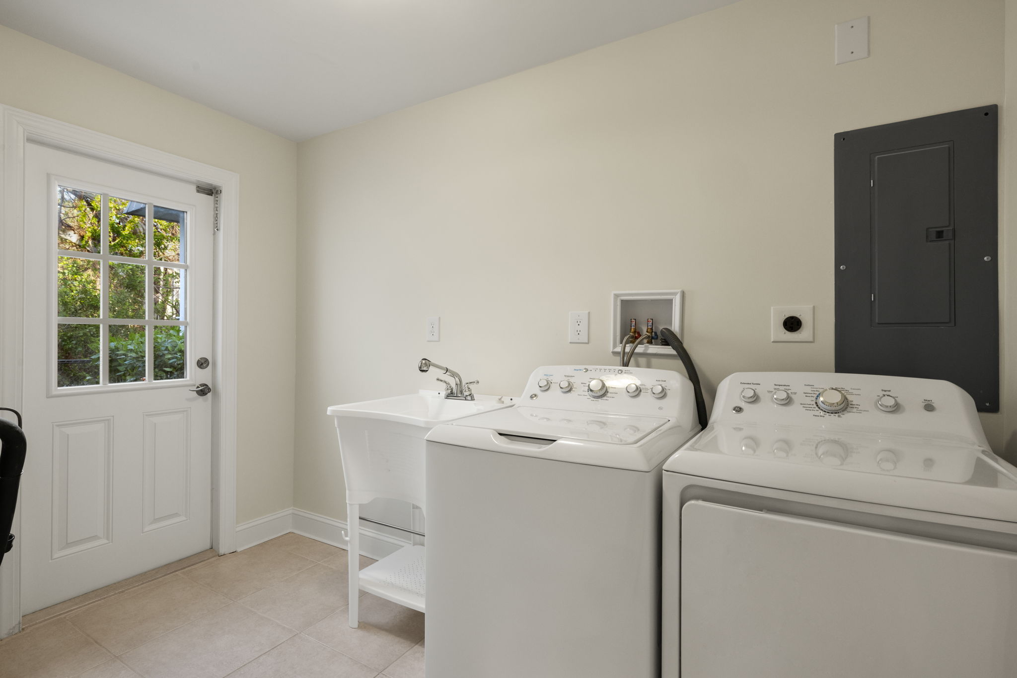 2 - Laundry Room