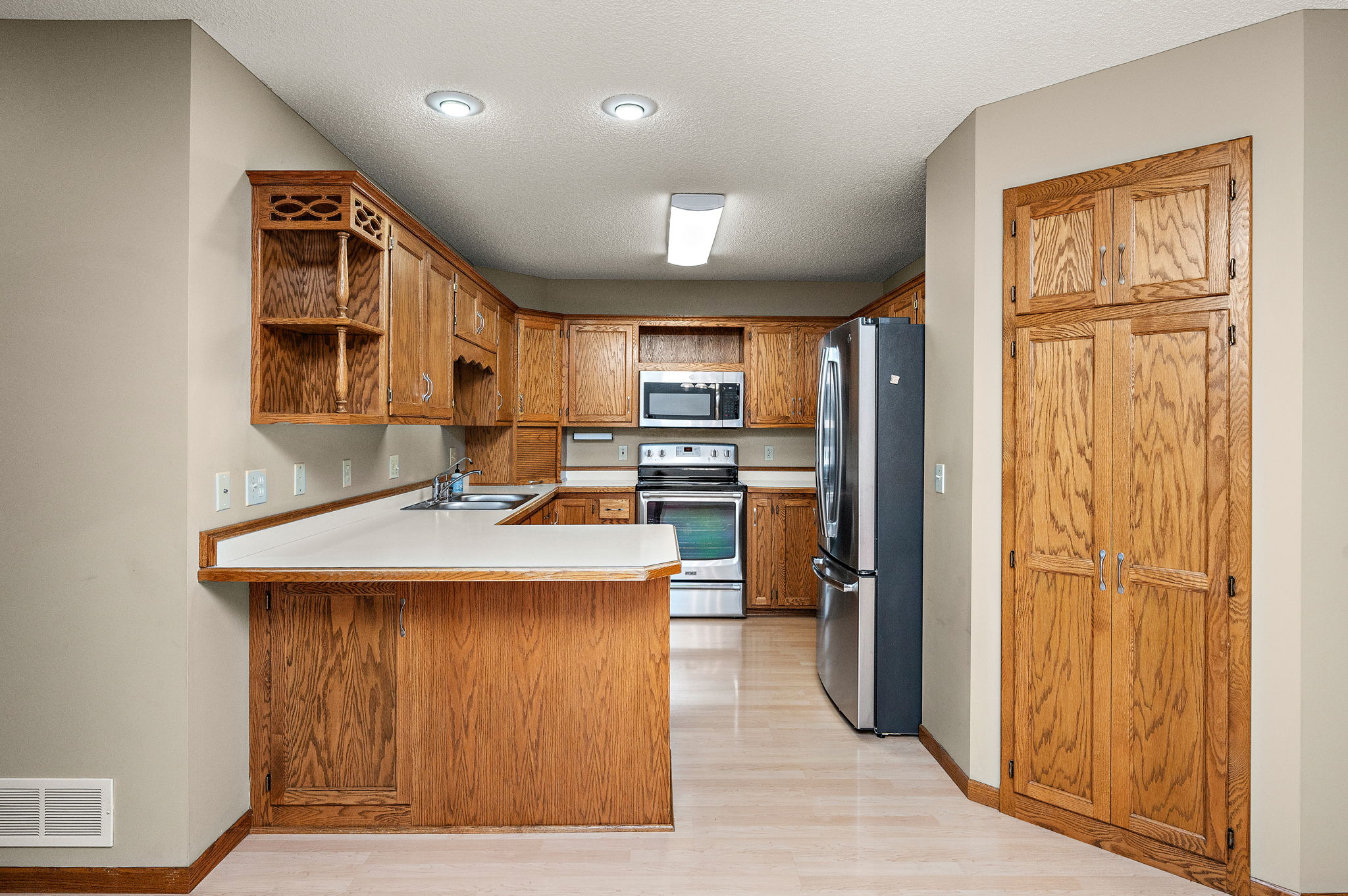 Convenience breakfast bar for casual meals on the go