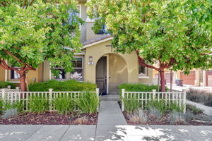 003_660 Tyrella Ave