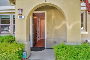 004_660 Tyrella Ave