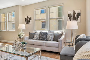 006_660 Tyrella Ave