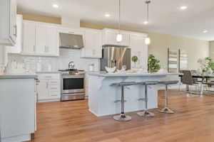 008_660 Tyrella Ave