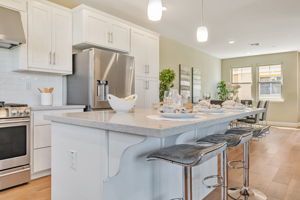 009_660 Tyrella Ave
