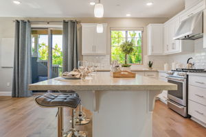 011_660 Tyrella Ave