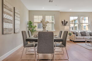 012_660 Tyrella Ave
