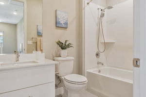 024_660 Tyrella Ave