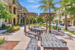 038_660 Tyrella Ave