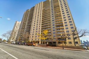 Boulevard East 5M&5N-001.jpg