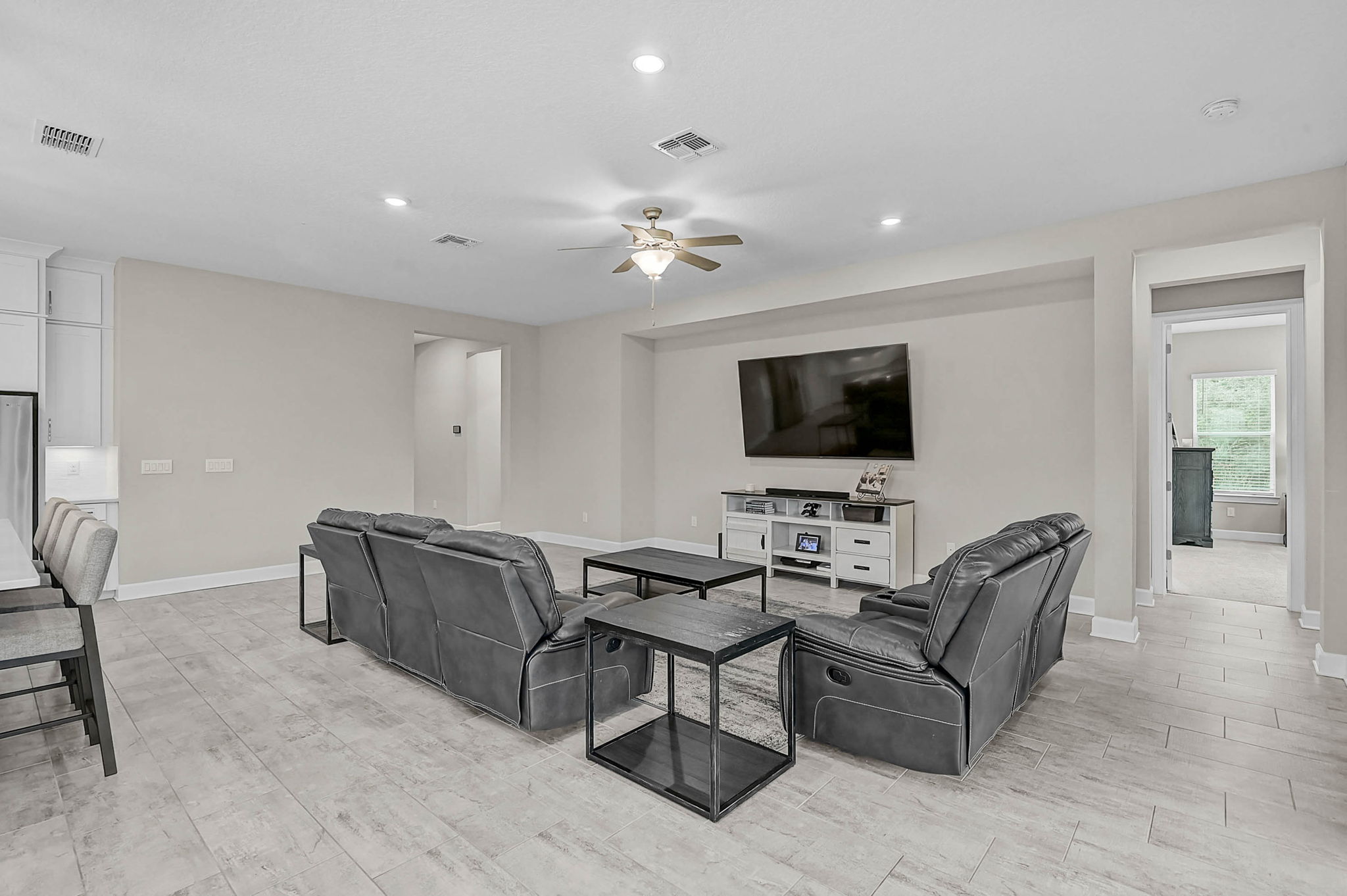 6600 Dovekey Dr-13