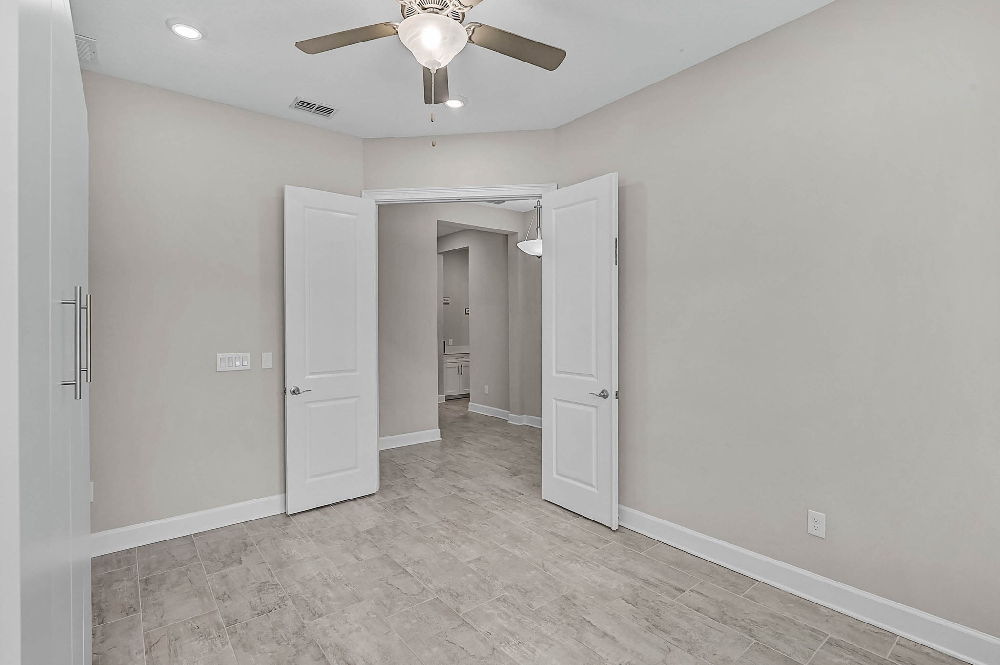 6600 Dovekey Dr-22