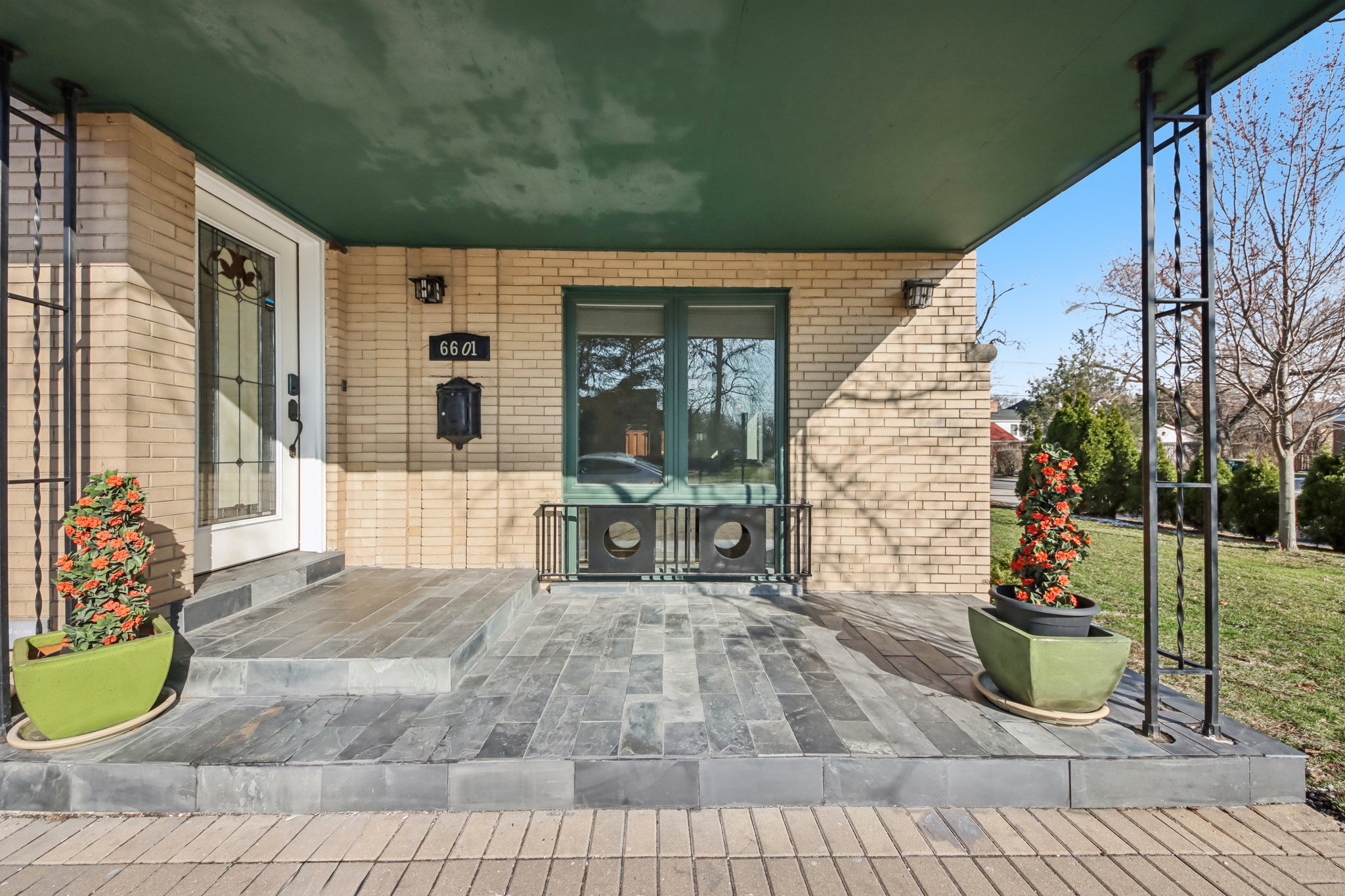 N Trumbull Ave-S1903-008.jpg