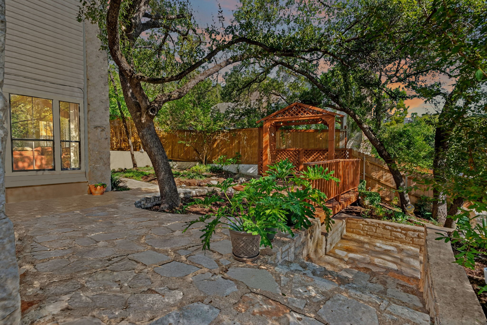  Photo 33