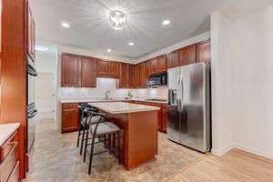 Kitchen/Breakfast Bar