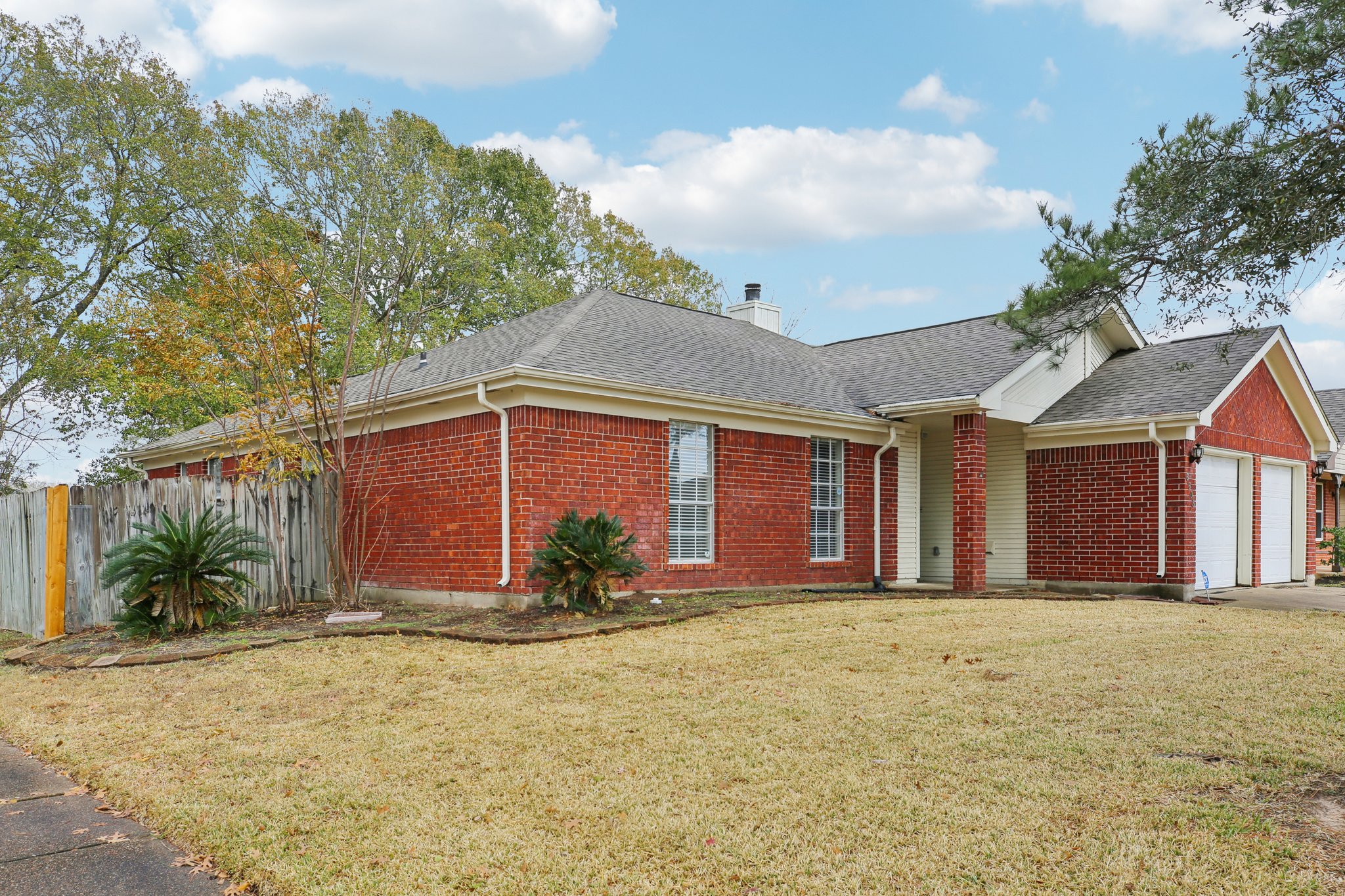 Harpers Dr-S0402-003.jpg