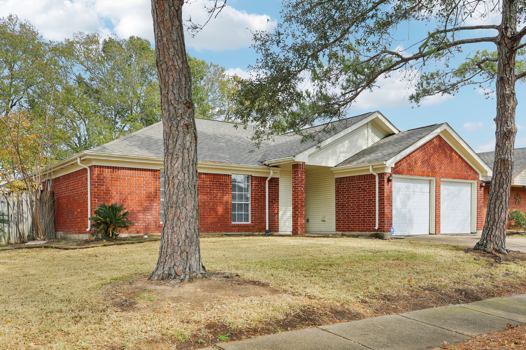 Harpers Dr-S0402-004.jpg