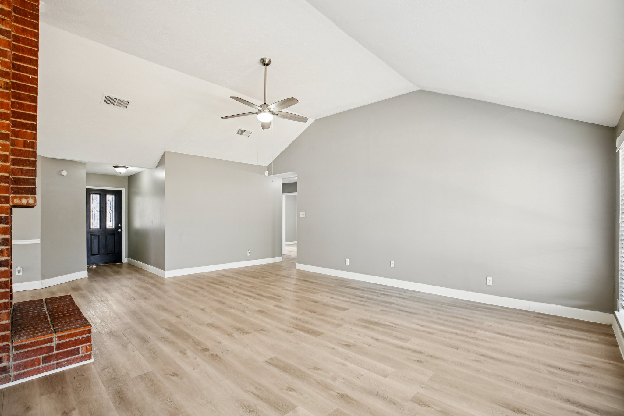 Harpers Dr-S0402-008.jpg