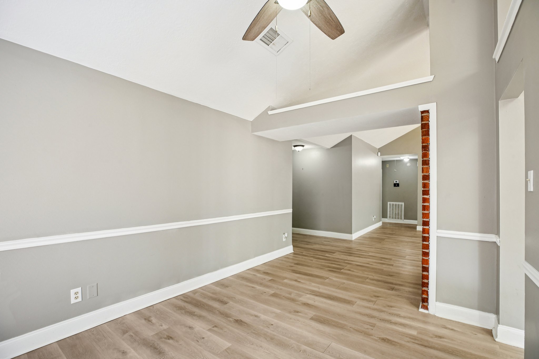 Harpers Dr-S0402-012.jpg