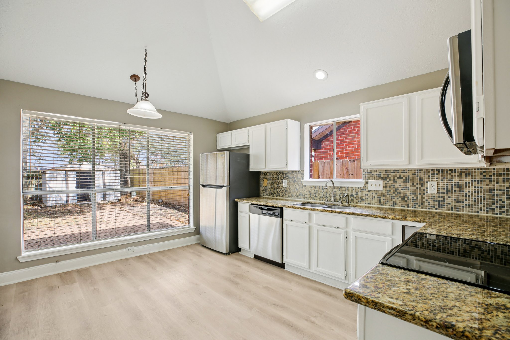 Harpers Dr-S0402-013.jpg