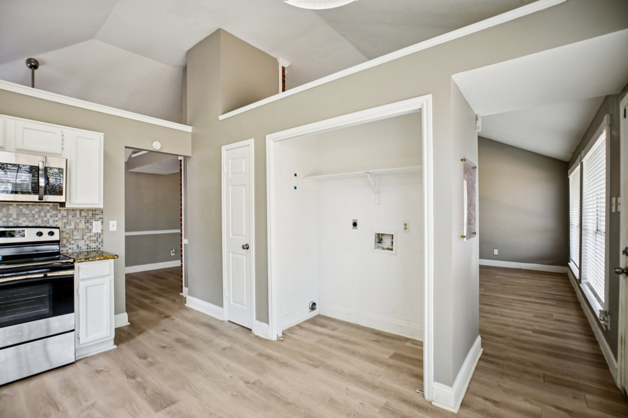 Harpers Dr-S0402-014.jpg