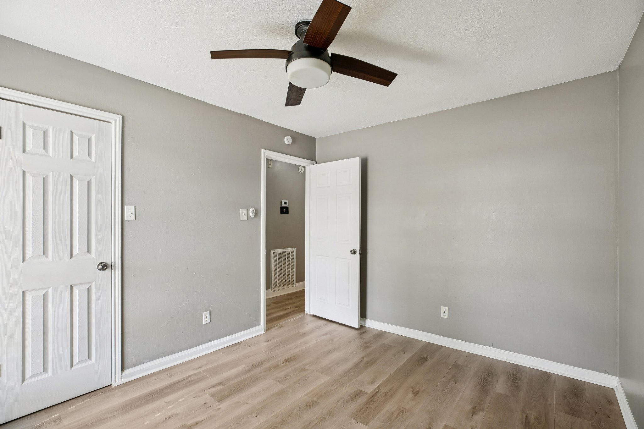 Harpers Dr-S0402-017.jpg