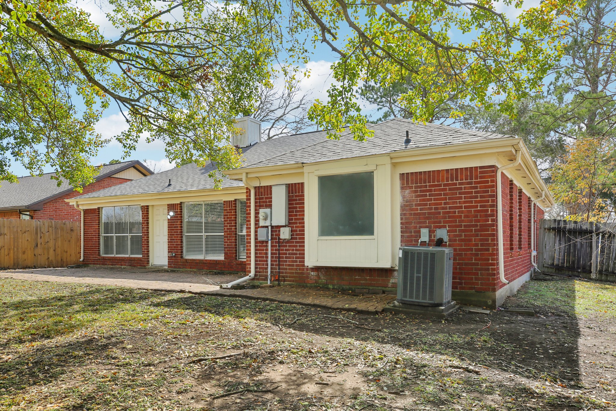 Harpers Dr-S0402-030.jpg