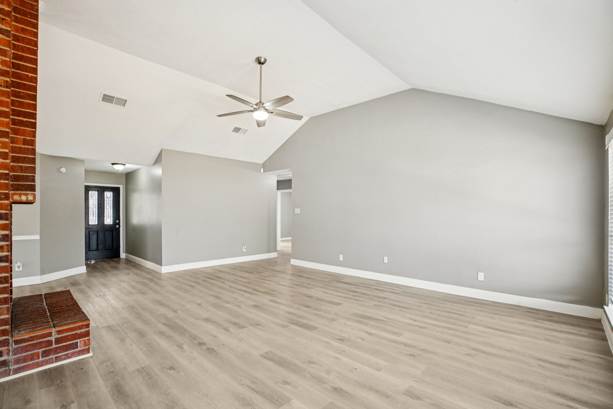 Harpers Dr-S0402-008r.jpg