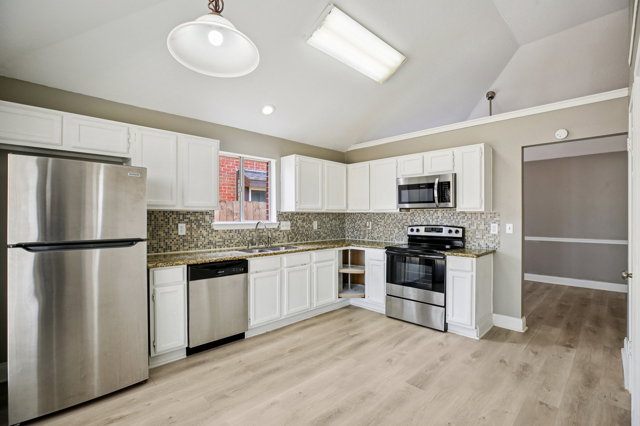 Harpers Dr-S0402-015r.jpg