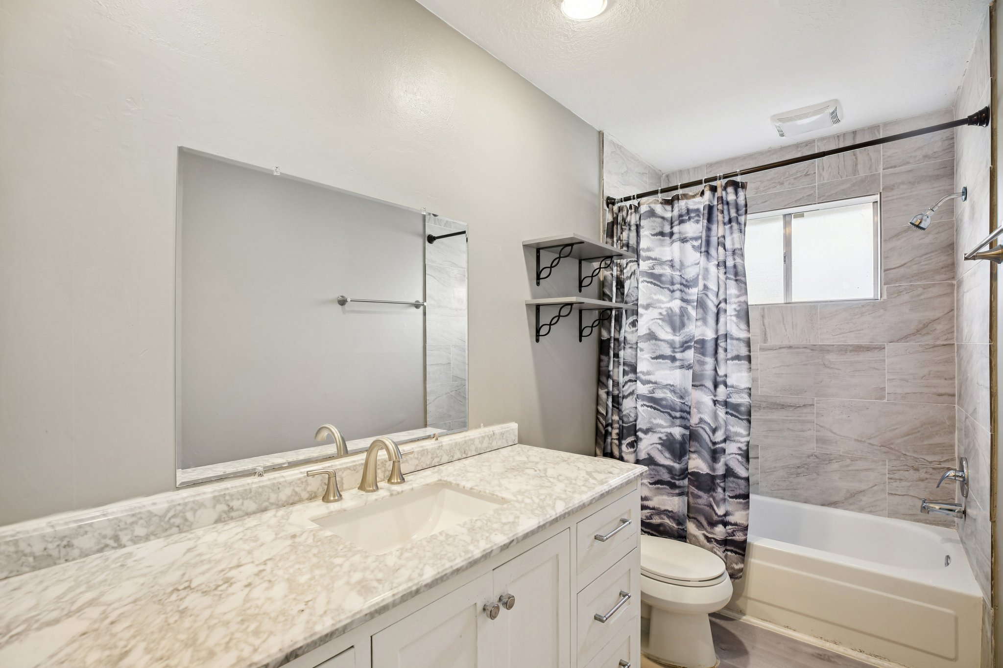 Harpers Dr-S0402-022r.jpg