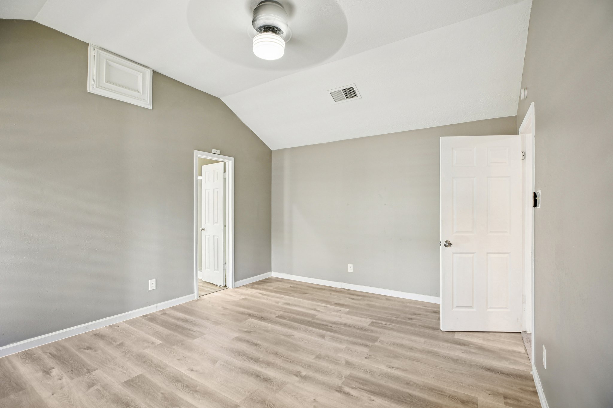 Harpers Dr-S0402-025r.jpg