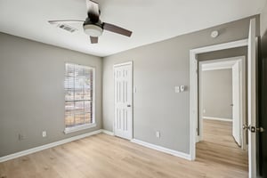 Harpers Dr-S0402-018.jpg