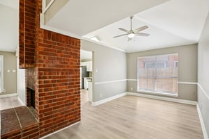 Harpers Dr-S0402-006r.jpg