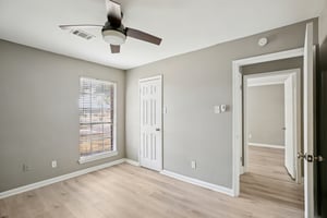 Harpers Dr-S0402-018r.jpg