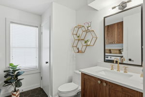 Half Bathroom/Laundry