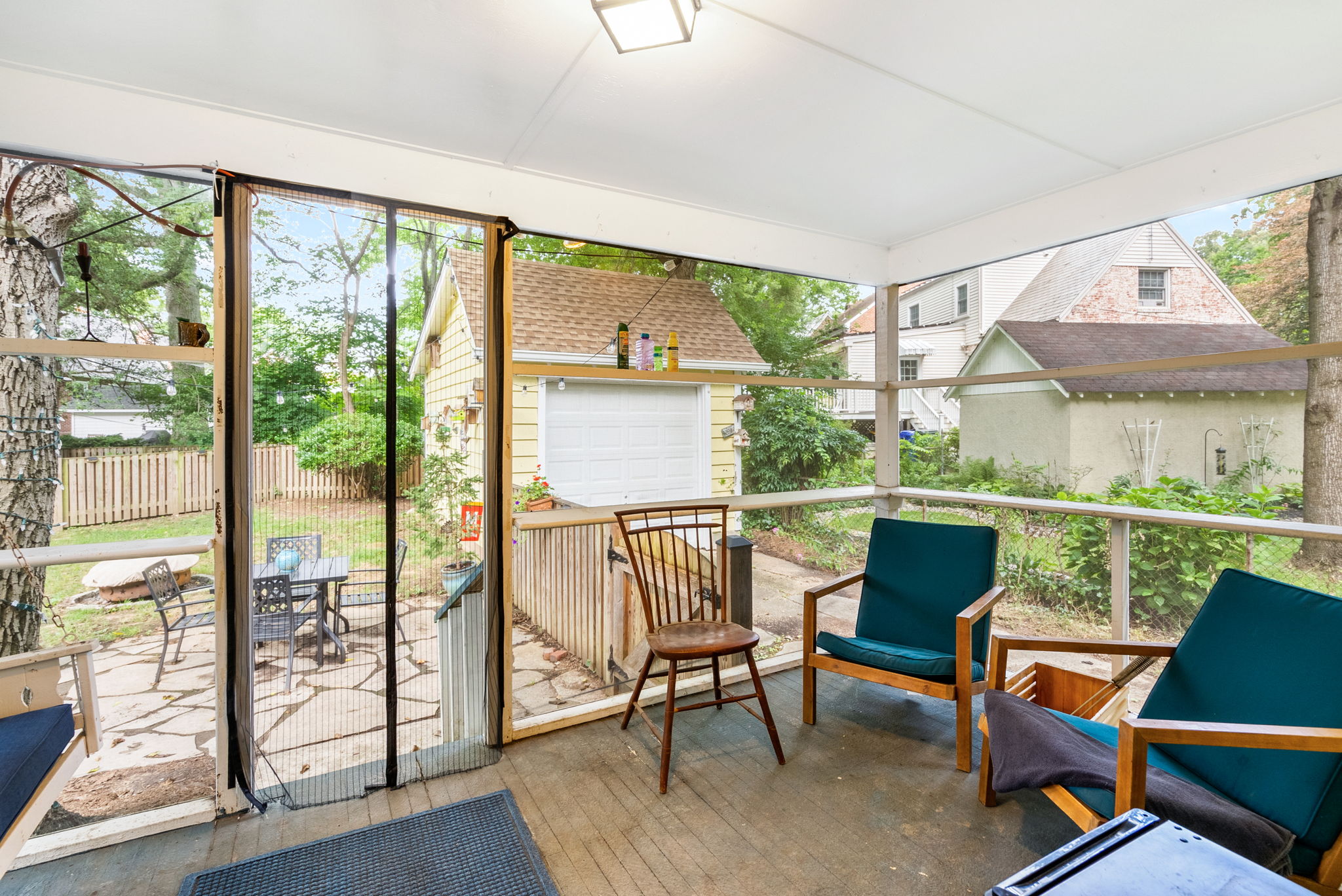 Screened-in Porch