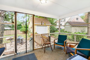 Screened-in Porch